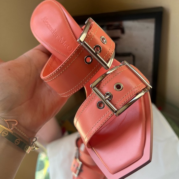 SALE✨ALEXANDER MCQUEEN double bucket pink mule in apricot 🌷 - Picture 10 of 15